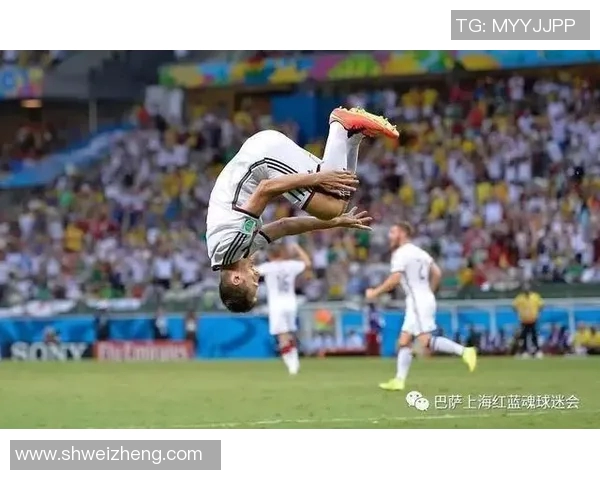 变身空翻足球明星揭晓他的传奇故事与精彩瞬间 变身空翻足球明星揭晓他的传奇故事与精彩瞬间