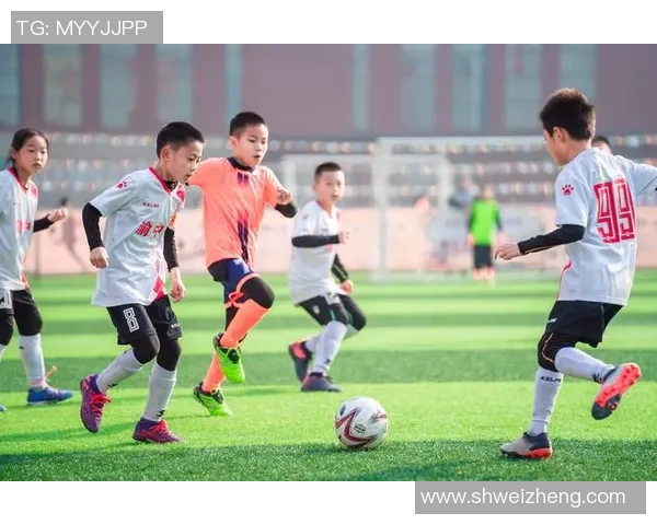 足球明星转会瞬间精彩回顾图集带你领略足坛风云变化与球员新篇章