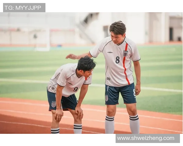 瓜哥与足球明星亲密互动揭秘他们的友谊与共同热爱